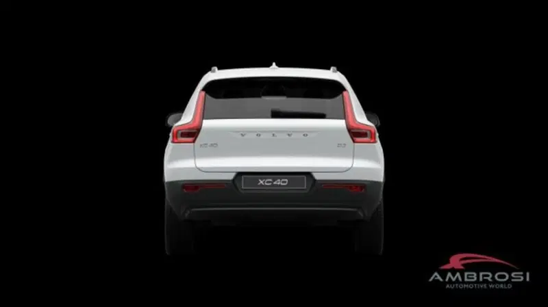 Volvo XC40 nuova a Perugia (4)