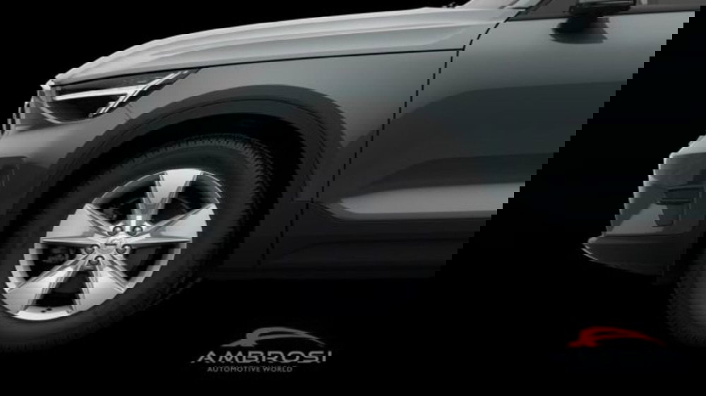 Volvo XC40 nuova a Perugia (9)