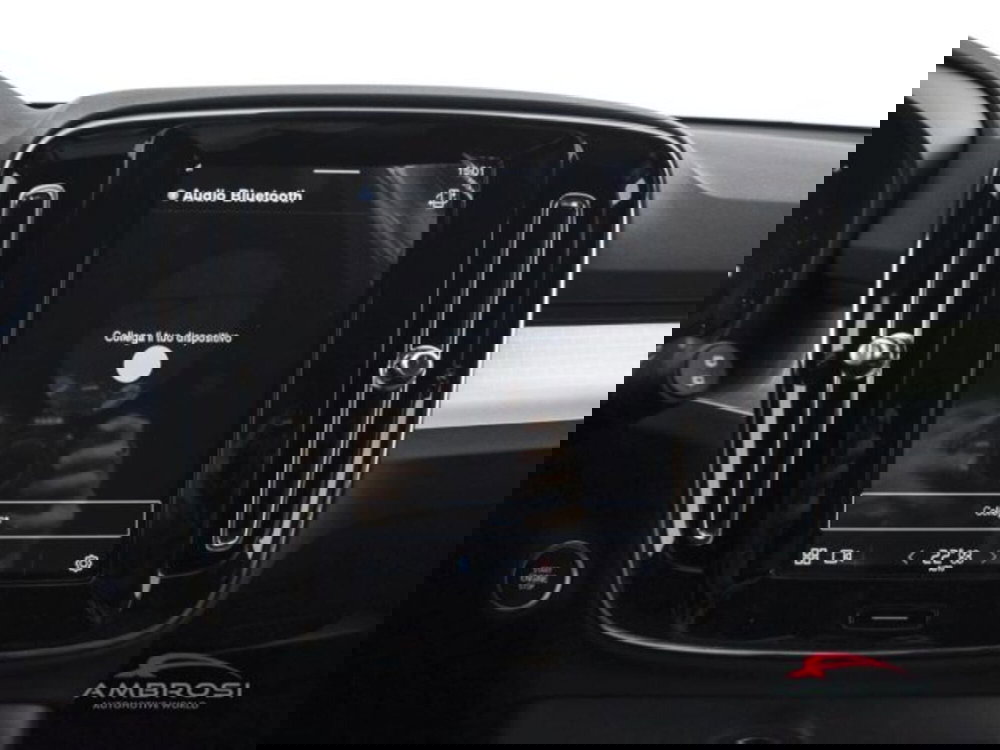 Volvo XC40 nuova a Perugia (14)