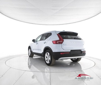 Volvo XC40 B3 automatico Core nuova a Corciano