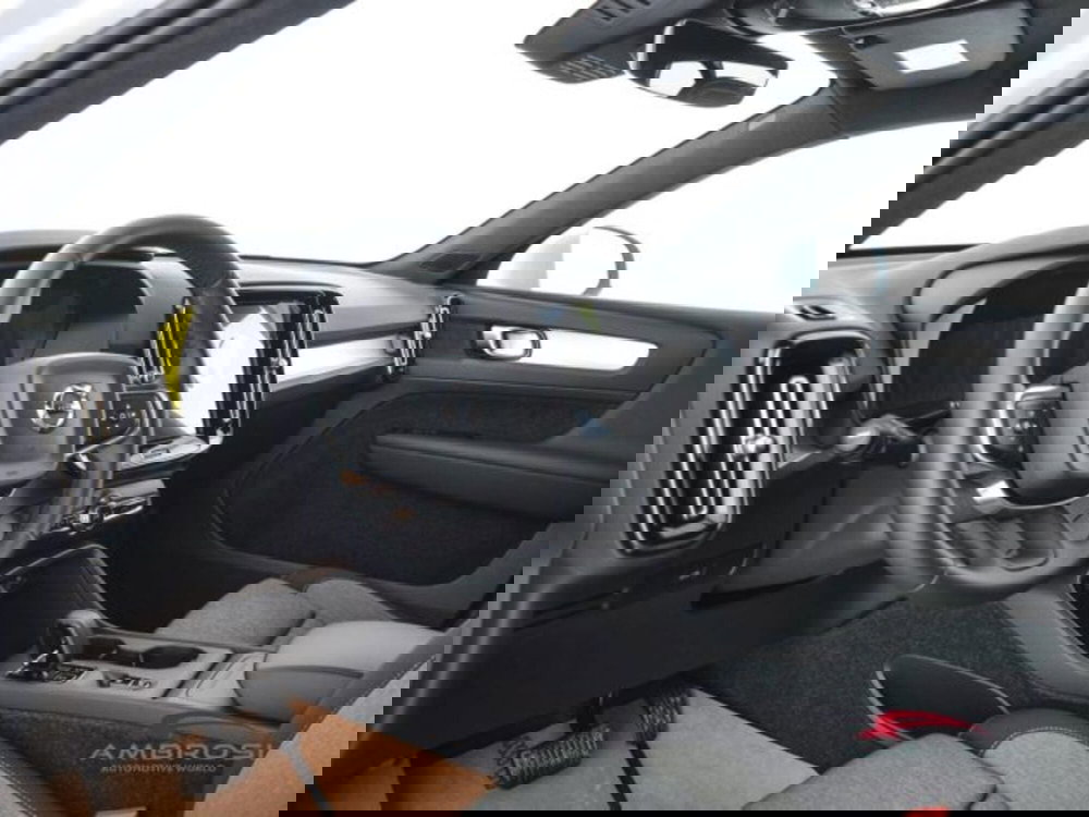 Volvo XC40 nuova a Perugia (8)