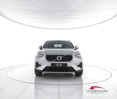 Volvo XC40 B3 automatico Core nuova a Corciano