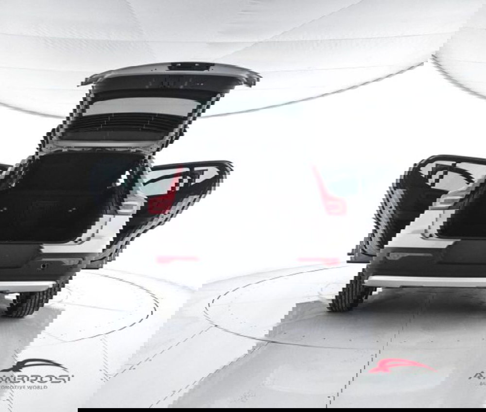 Volvo XC40 nuova a Perugia (7)