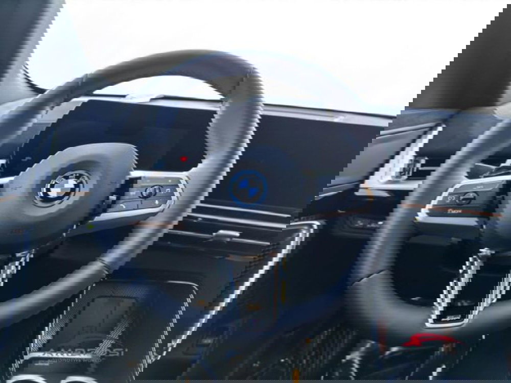 BMW iX2 nuova a Perugia (14)