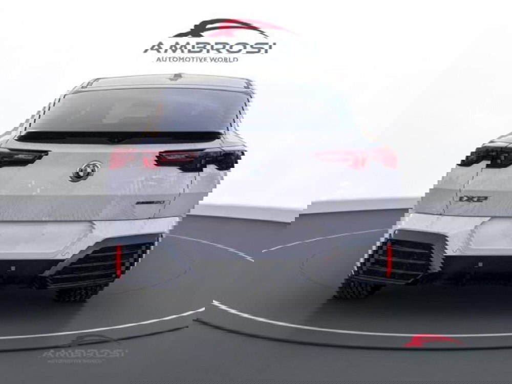 BMW iX2 nuova a Perugia (8)