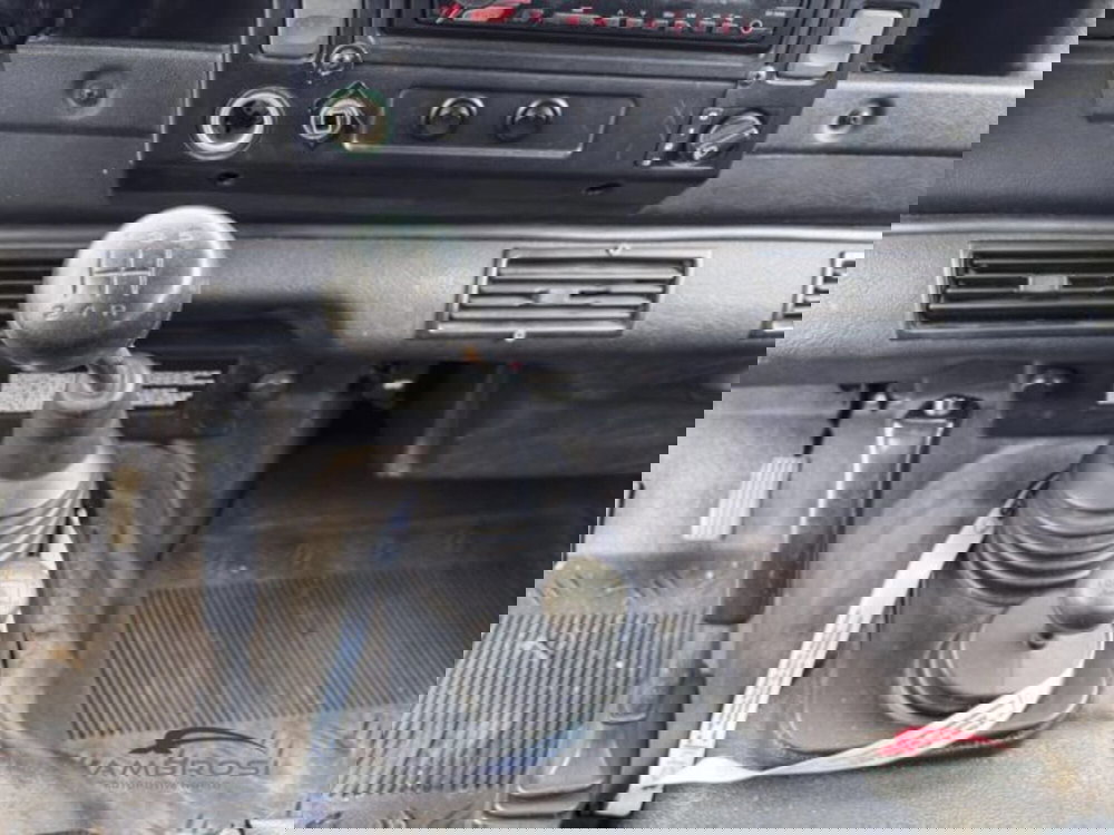 Land Rover Defender usata a Perugia (15)