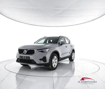 Volvo XC40 B3 automatico Essential nuova a Corciano