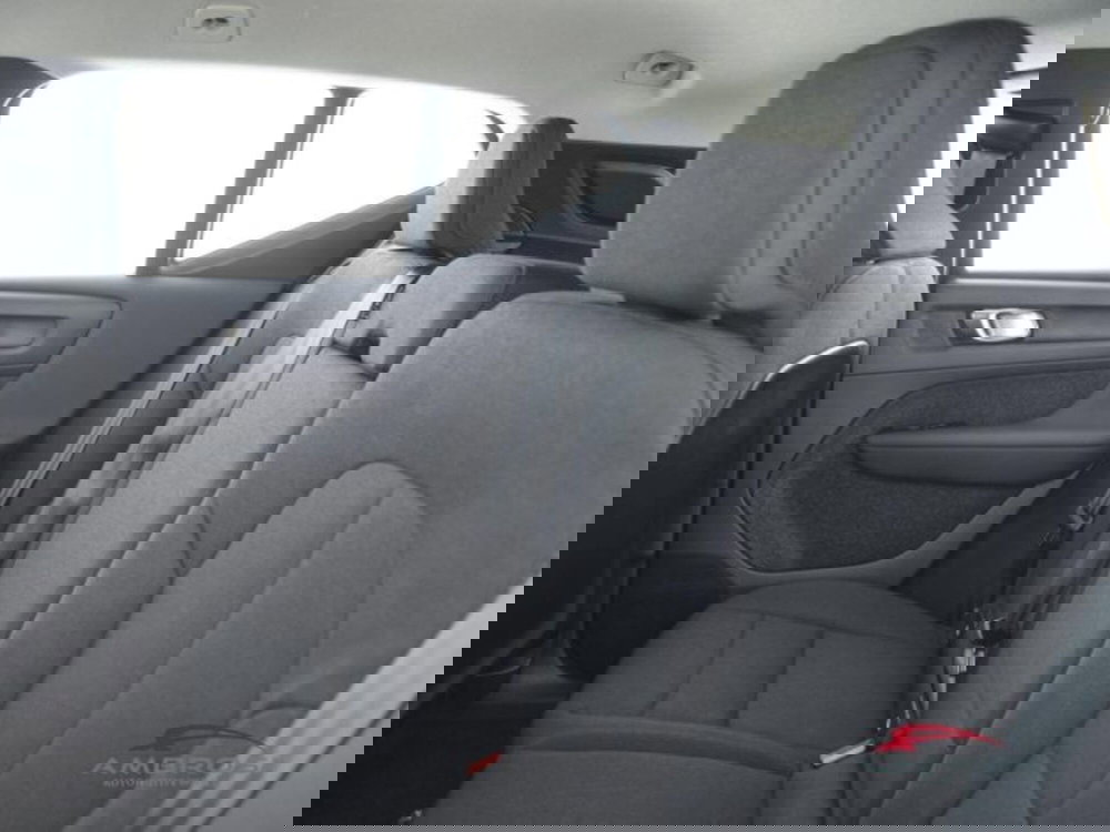 Volvo XC40 nuova a Perugia (10)