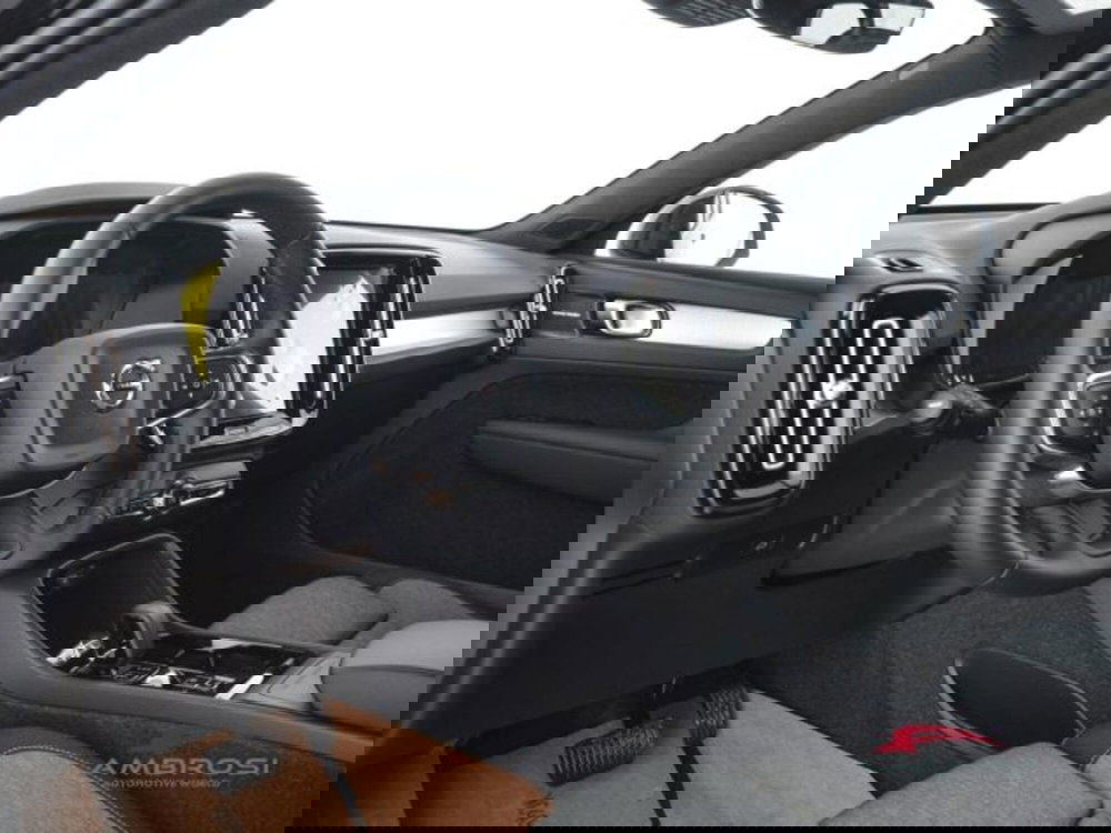 Volvo XC40 nuova a Perugia (8)