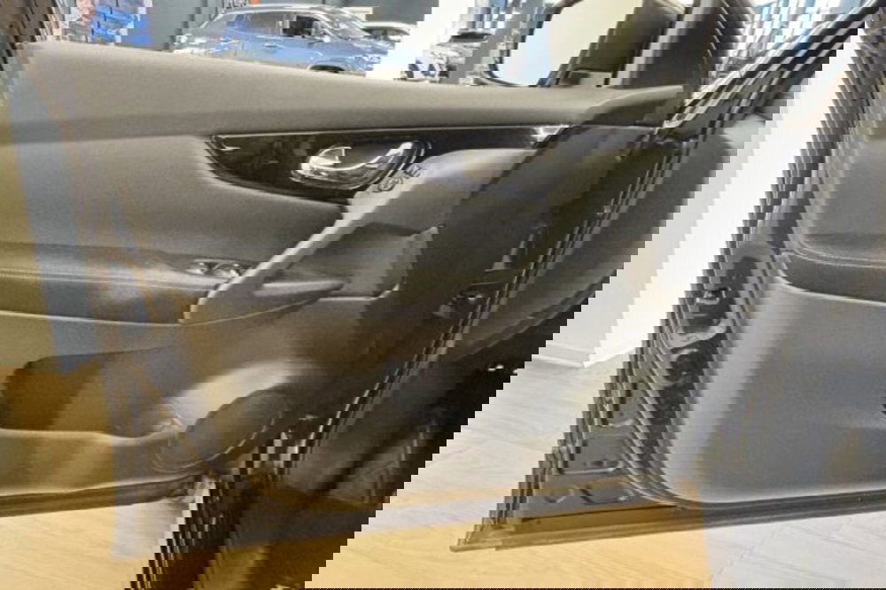Nissan Qashqai usata a Latina (12)