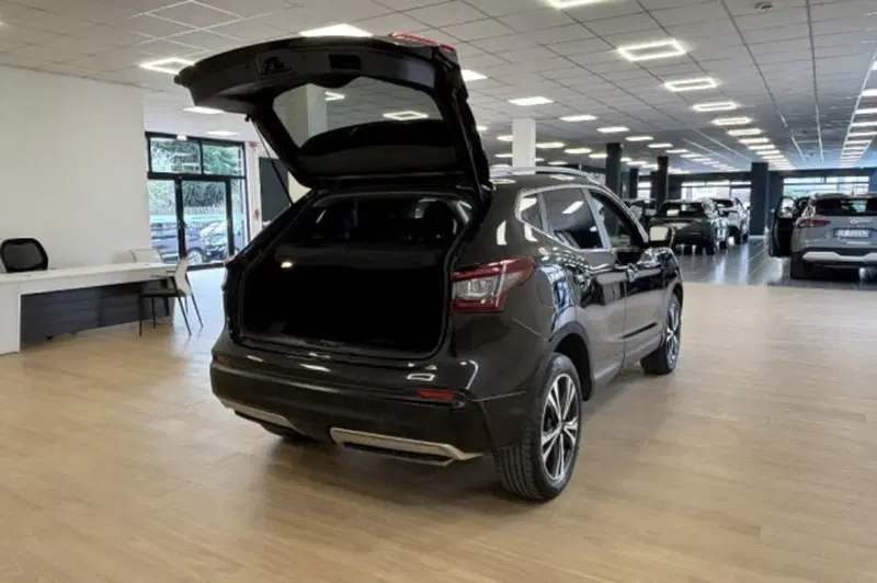 Nissan Qashqai usata a Latina (7)