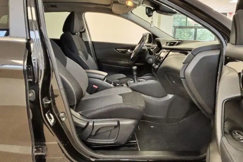 Nissan Qashqai usata a Latina (8)