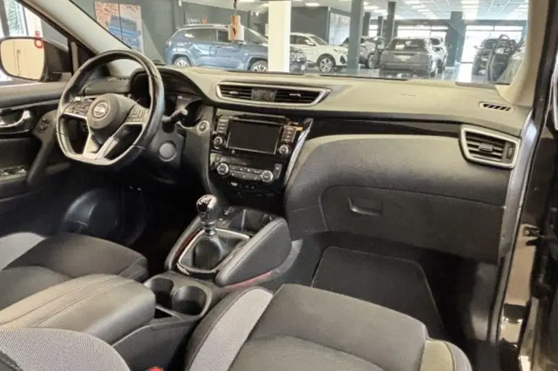 Nissan Qashqai usata a Latina (9)