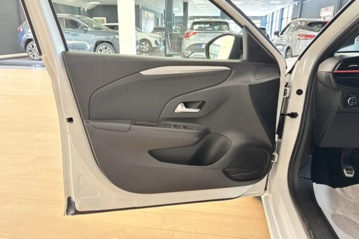 Opel Corsa usata a Latina (12)