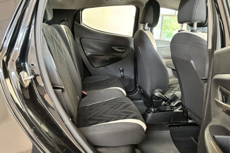 Lancia Ypsilon usata a Latina (11)