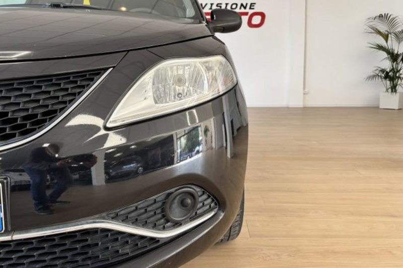 Lancia Ypsilon usata a Latina (12)