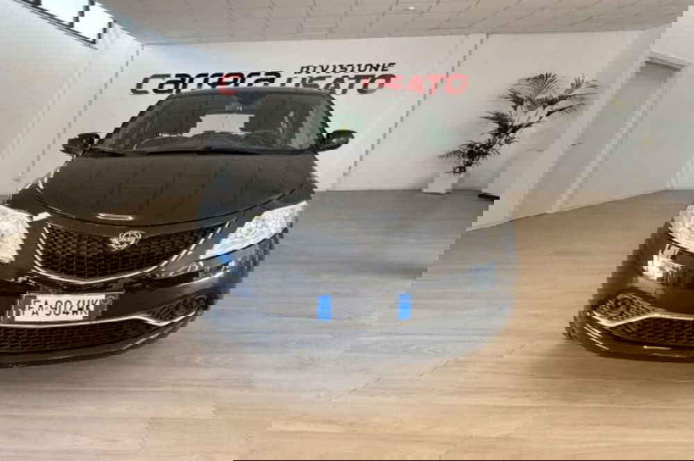 Lancia Ypsilon usata a Latina (2)