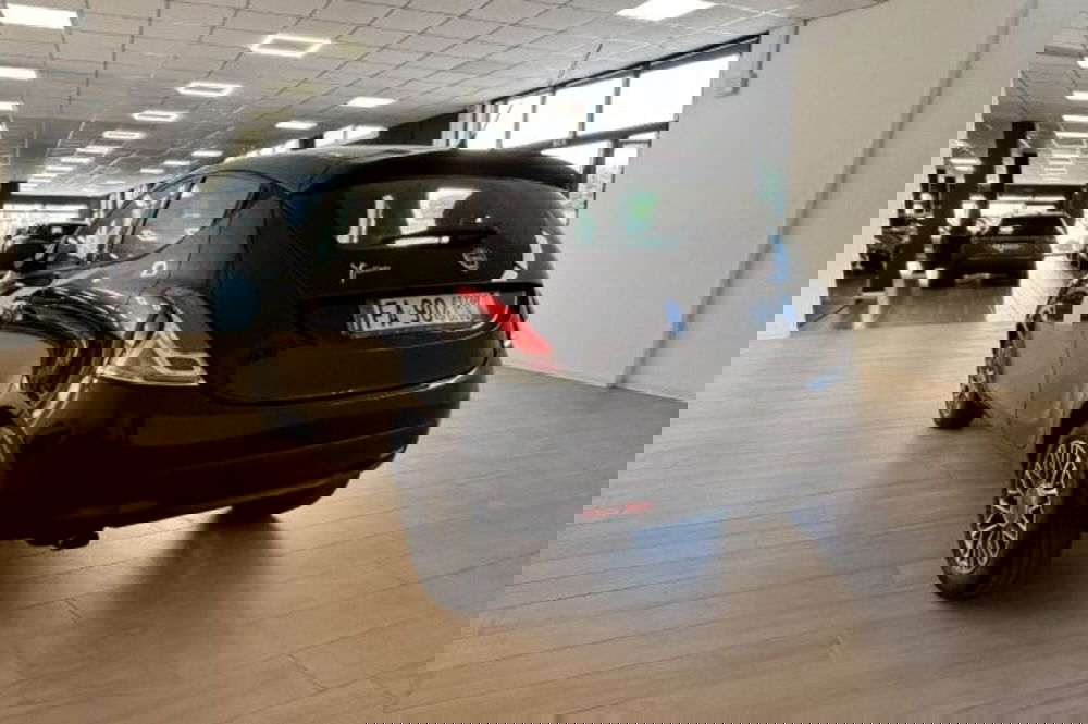 Lancia Ypsilon usata a Latina (5)