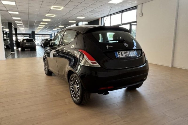 Lancia Ypsilon usata a Latina (5)