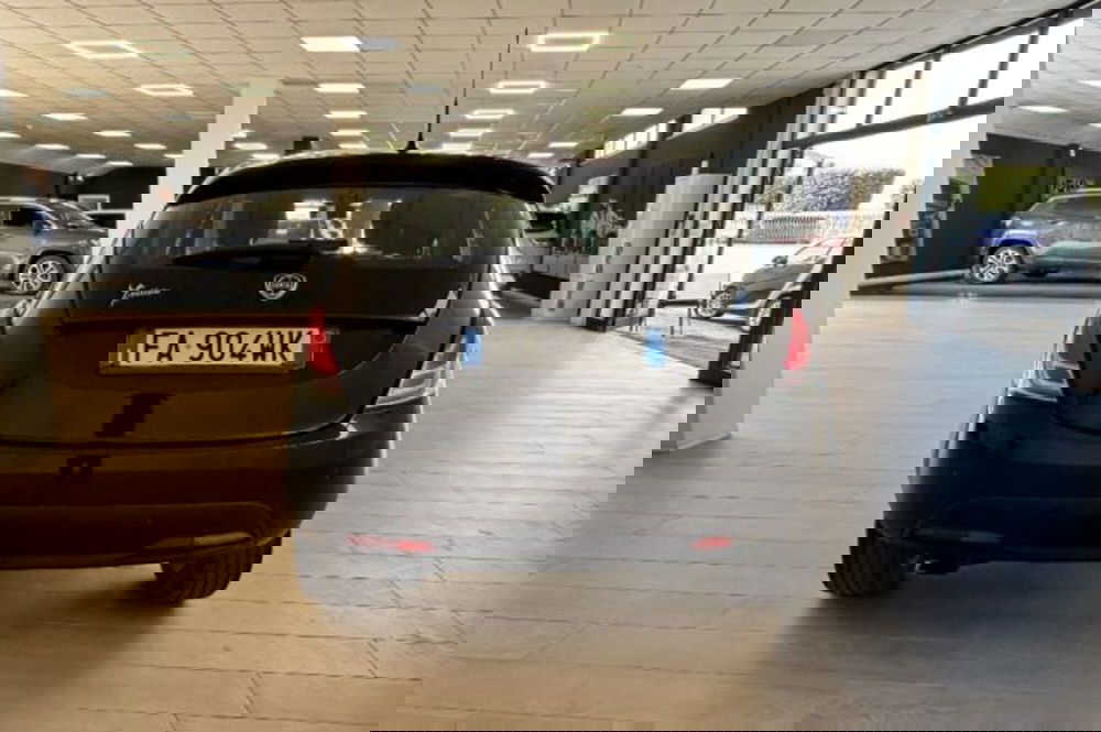 Lancia Ypsilon usata a Latina (6)