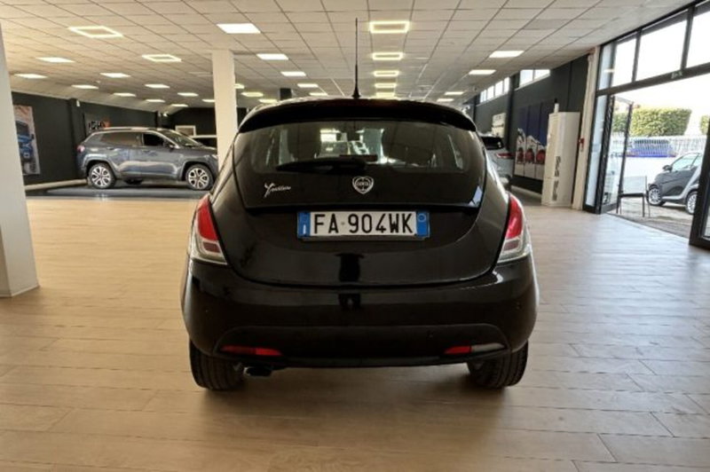 Lancia Ypsilon usata a Latina (6)