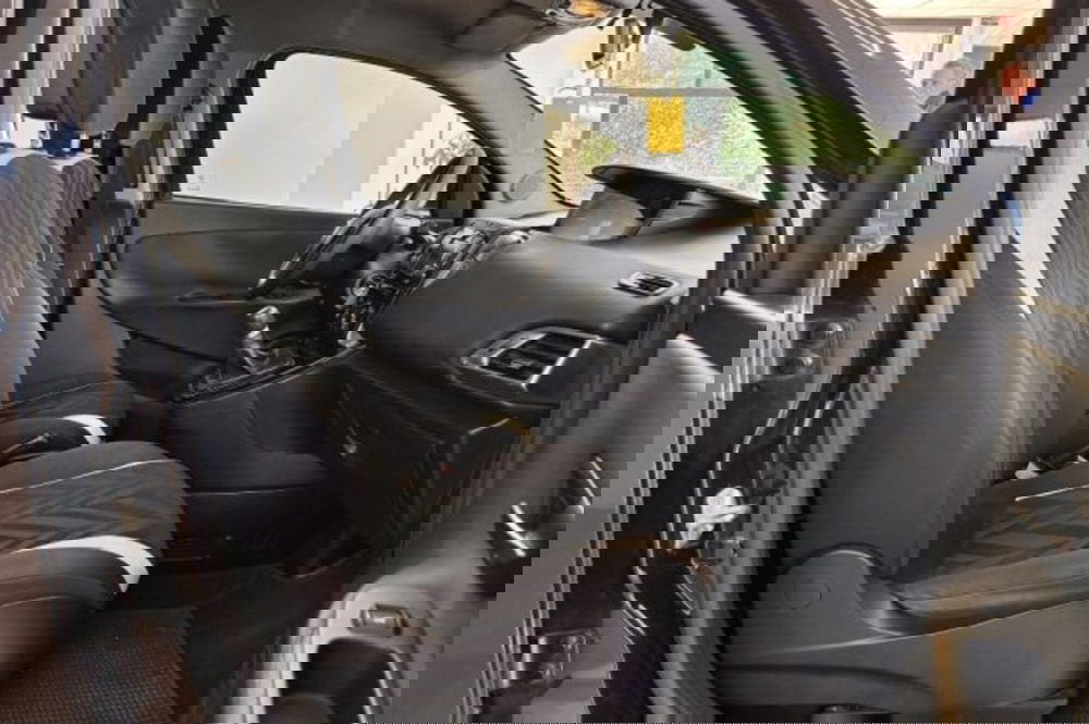 Lancia Ypsilon usata a Latina (9)