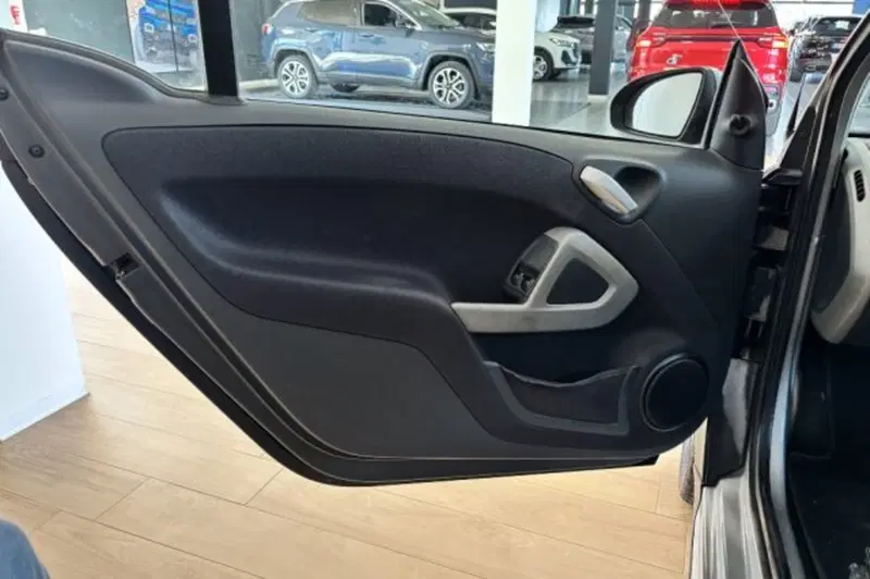 smart Fortwo usata a Latina (12)