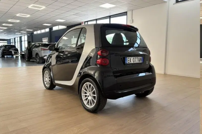 smart Fortwo usata a Latina (5)