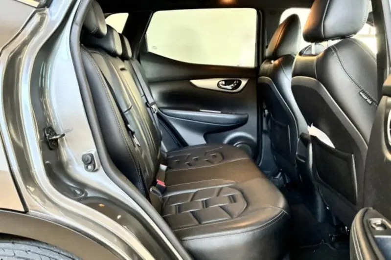Nissan Qashqai usata a Latina (10)