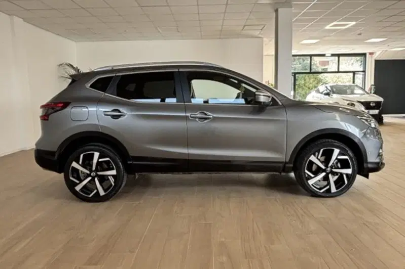 Nissan Qashqai usata a Latina (4)