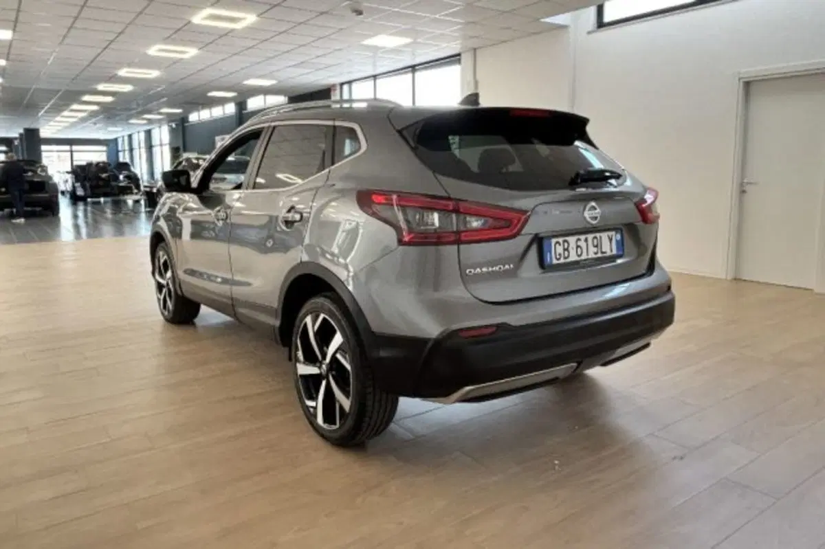 Nissan Qashqai usata a Latina (5)