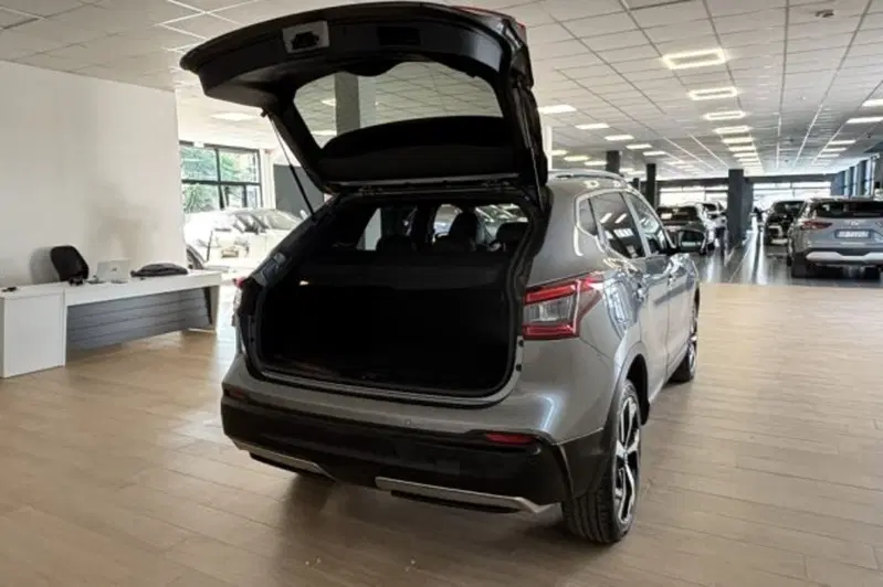 Nissan Qashqai usata a Latina (7)