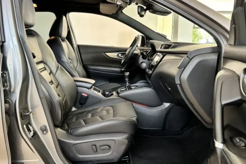 Nissan Qashqai usata a Latina (8)