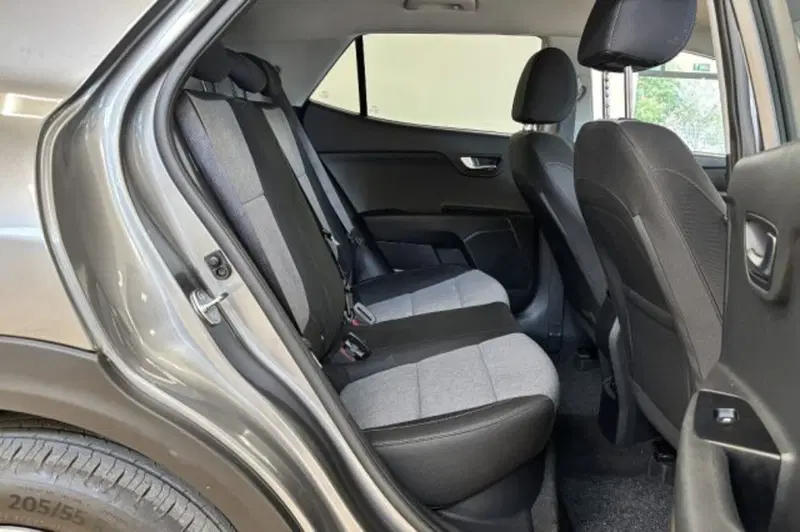 Kia Stonic usata a Latina (10)