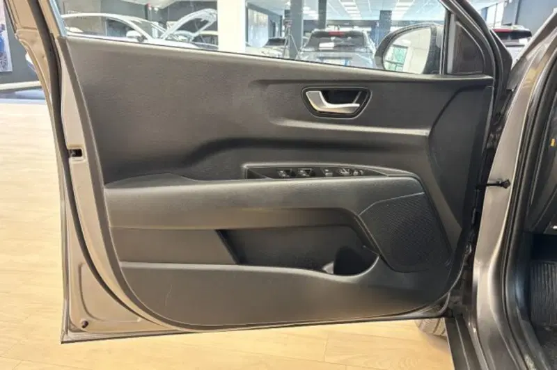 Kia Stonic usata a Latina (12)