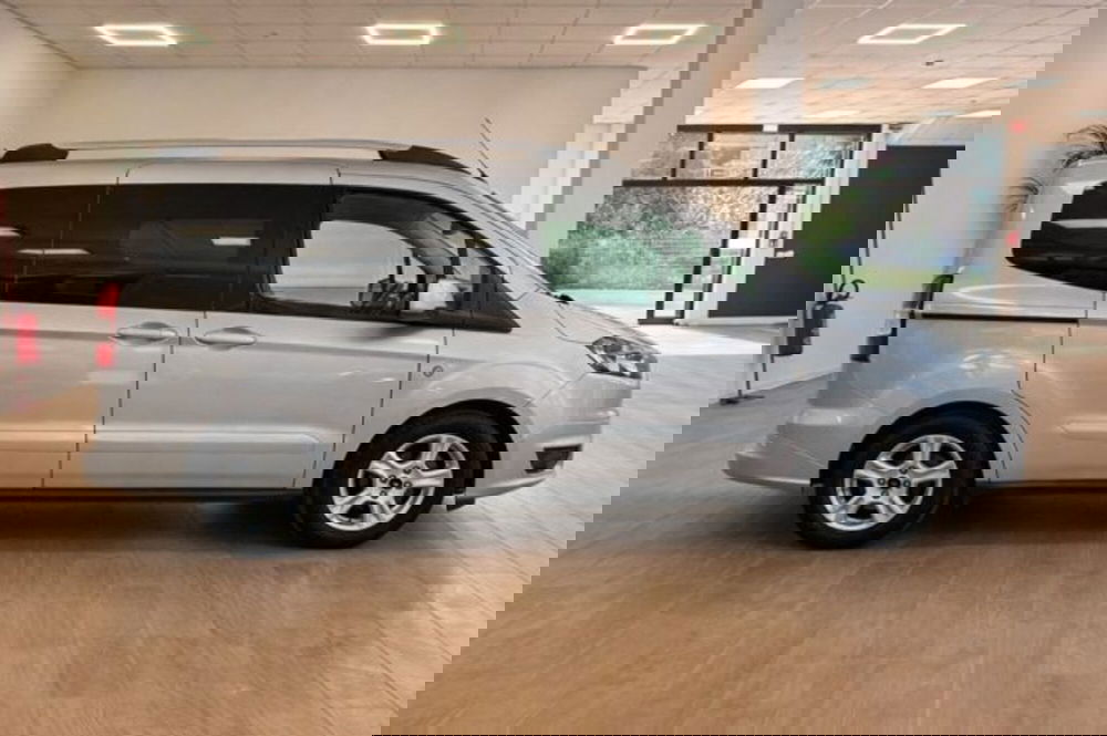 Ford Tourneo Courier usata a Latina (4)