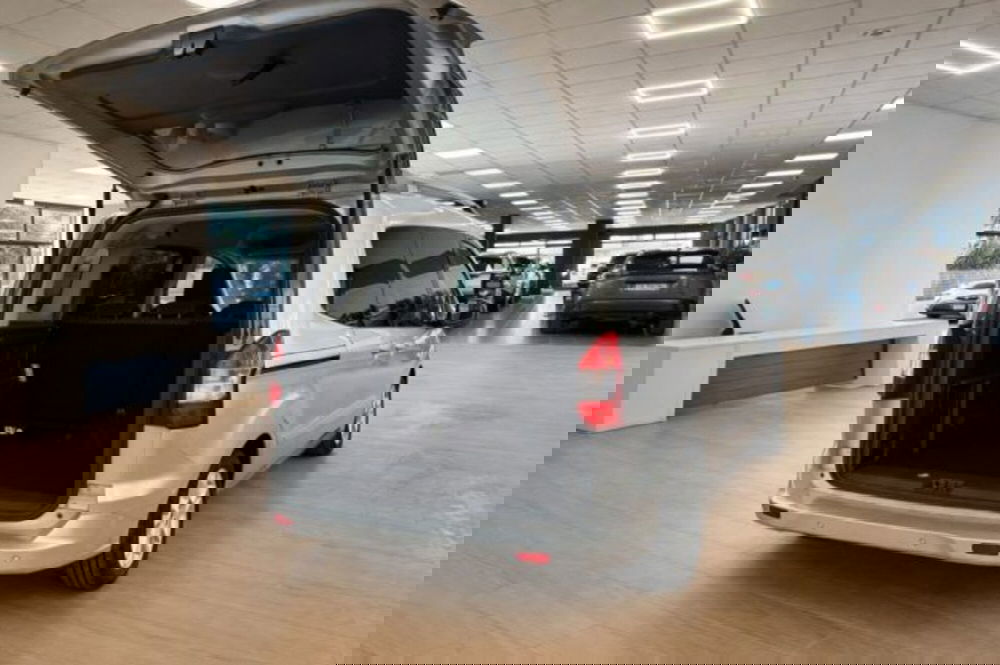 Ford Tourneo Courier usata a Latina (7)