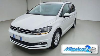 Volkswagen Touran 1.6 TDI 115 CV SCR DSG Business BlueMotion Technology del 2017 usata a Cassacco
