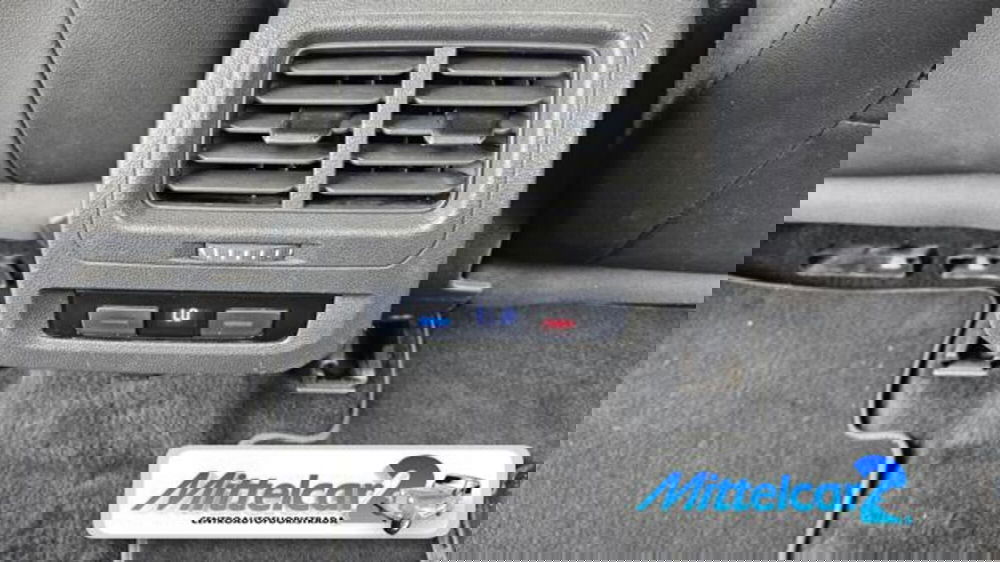 Volkswagen Touran usata a Udine (16)