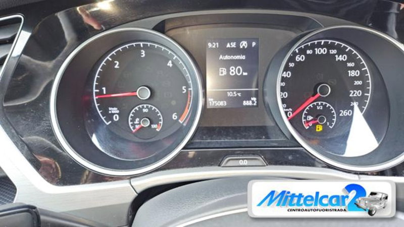 Volkswagen Touran usata a Udine (9)