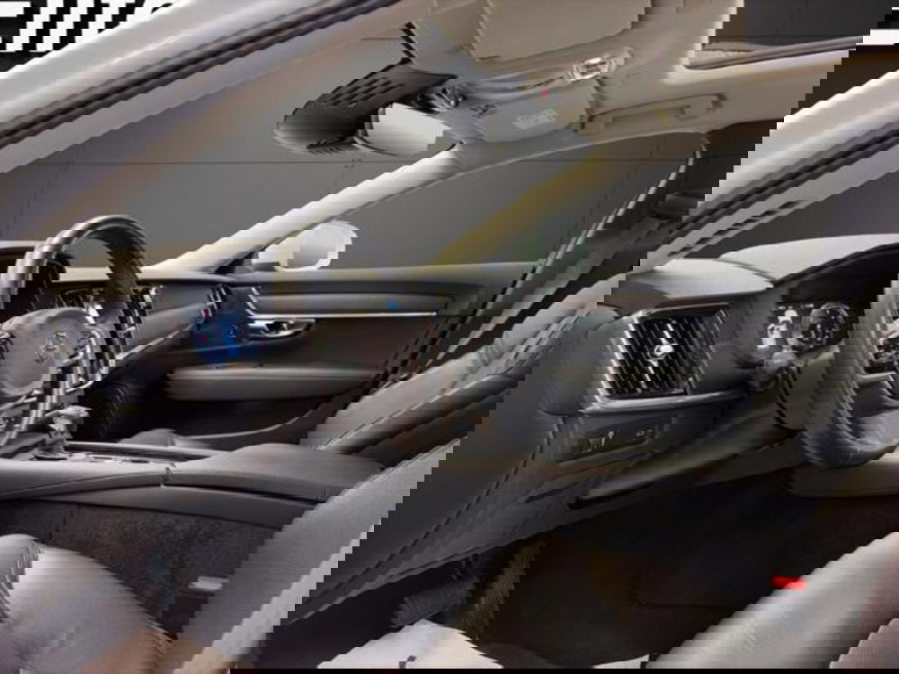 Volvo V90 Cross Country usata a Milano (10)