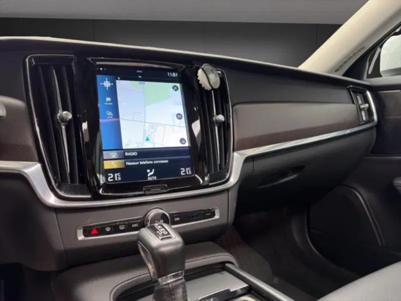Volvo V90 Cross Country usata a Milano (12)