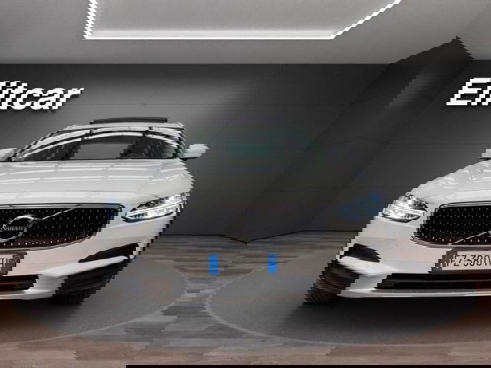 Volvo V90 Cross Country usata a Milano (2)