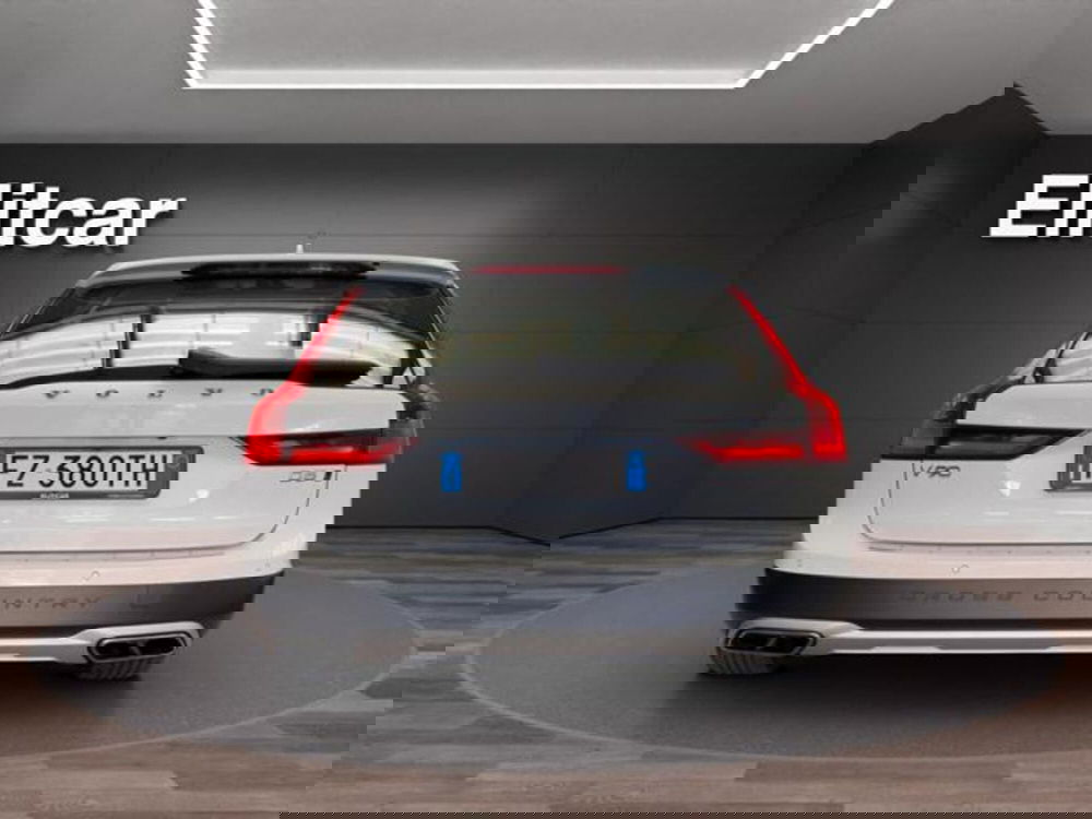 Volvo V90 Cross Country usata a Milano (5)