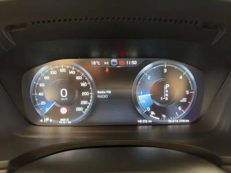Volvo V90 Cross Country usata a Milano (7)