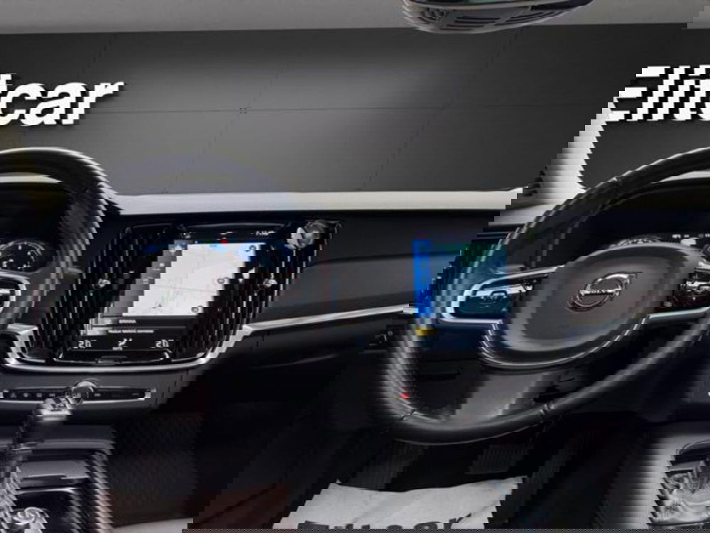 Volvo V90 Cross Country usata a Milano (9)