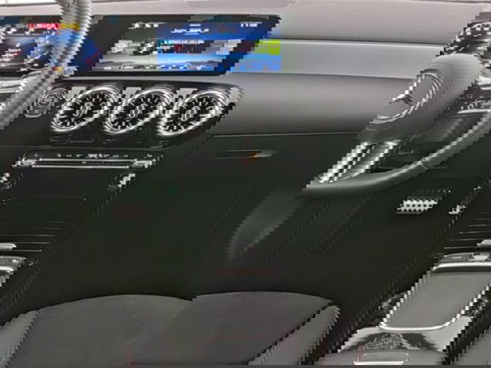 Mercedes-Benz Classe A Sedan usata a Milano (7)