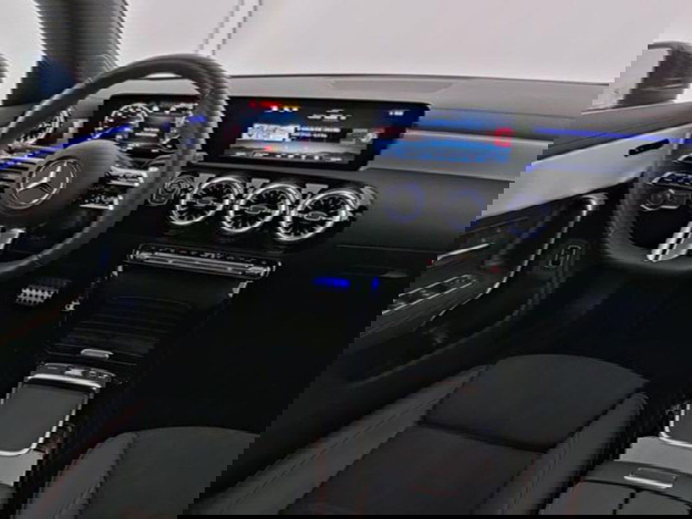 Mercedes-Benz CLA Shooting Brake usata a Milano (5)