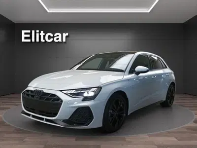 Audi A3 Sportback 35 TFSI S line edition nuova a Magenta