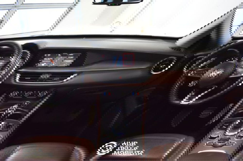 Alfa Romeo Stelvio usata a Perugia (10)